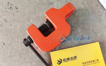 SAS型鷹牌螺旋式鋼板鉗實(shí)物圖二 SAS型鷹牌螺旋式鋼板鉗實(shí)物圖二