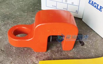 SAS型鷹牌螺旋式鋼板鉗實(shí)物圖四 SAS型鷹牌螺旋式鋼板鉗實(shí)物圖四