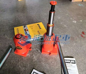 MASADA二段式液壓千斤頂實(shí)物圖一 MASADA二段式液壓千斤頂實(shí)物圖一