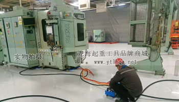 龍升氣墊搬運(yùn)車使用案例圖一 龍升氣墊搬運(yùn)車使用案例圖一